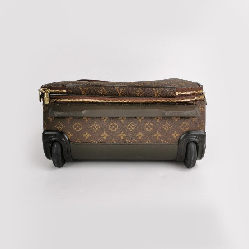 Louis Vuitton Pegase 隔层行李箱